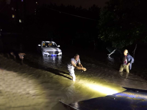 1597892083232695XAUj.png 救援现场 (3).png